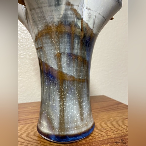 Glazed Ceramic Brown, Blue, Tan, Wooden Handle Decorative Signed Dudley Vase - Picture 9 of 14